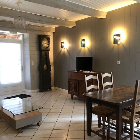 Ougney-Douvot Aux Berges Du Doubs Bed & Breakfast エクステリア 写真